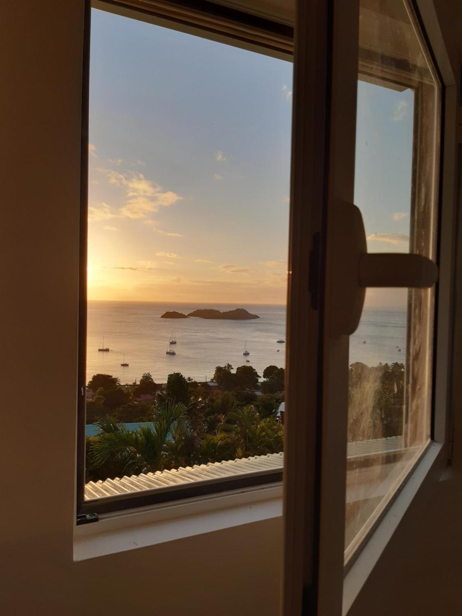 Logements Vue Mer Acces Piscine En Guadeloupe ブイヤント エクステリア 写真