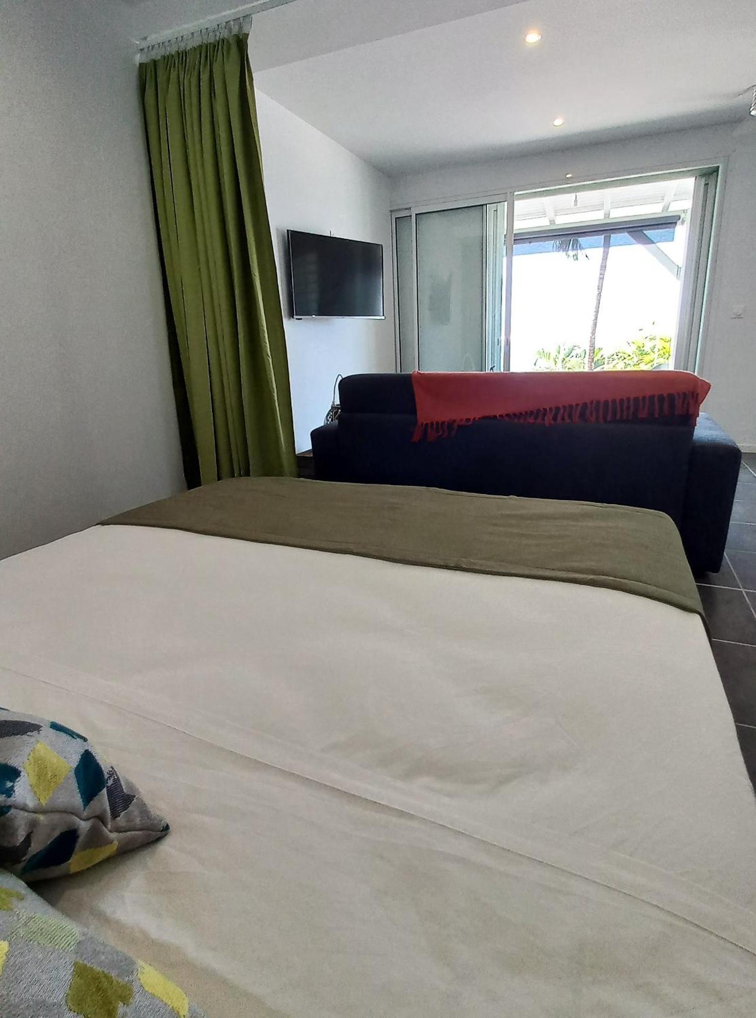 Logements Vue Mer Acces Piscine En Guadeloupe ブイヤント エクステリア 写真
