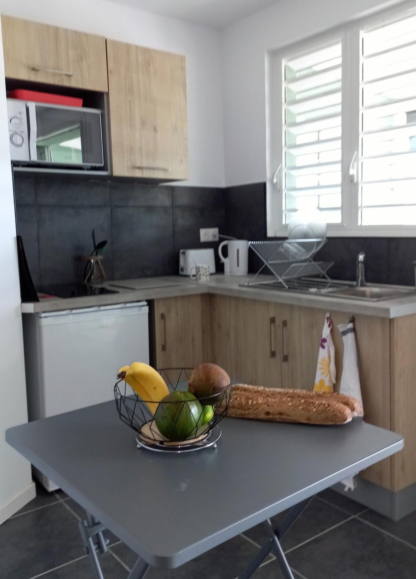 Logements Vue Mer Acces Piscine En Guadeloupe ブイヤント エクステリア 写真